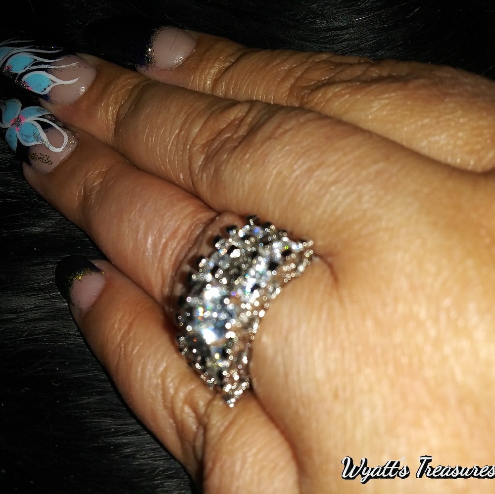 Sterling silver diamond simulant